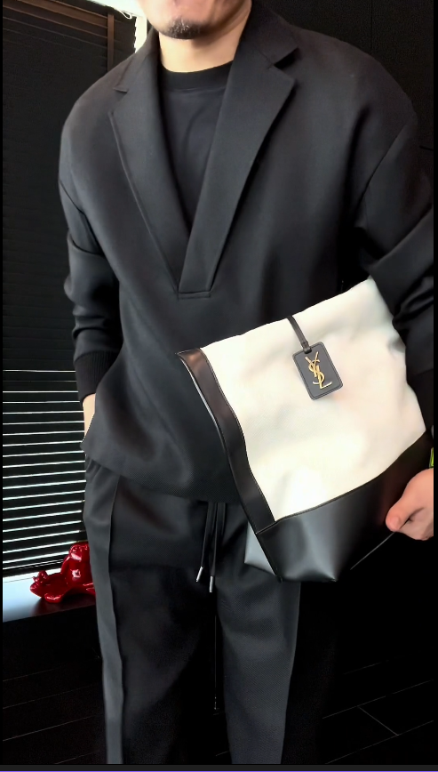 Style Meets Comfort — V-Neck Lounge Set for Every Moment