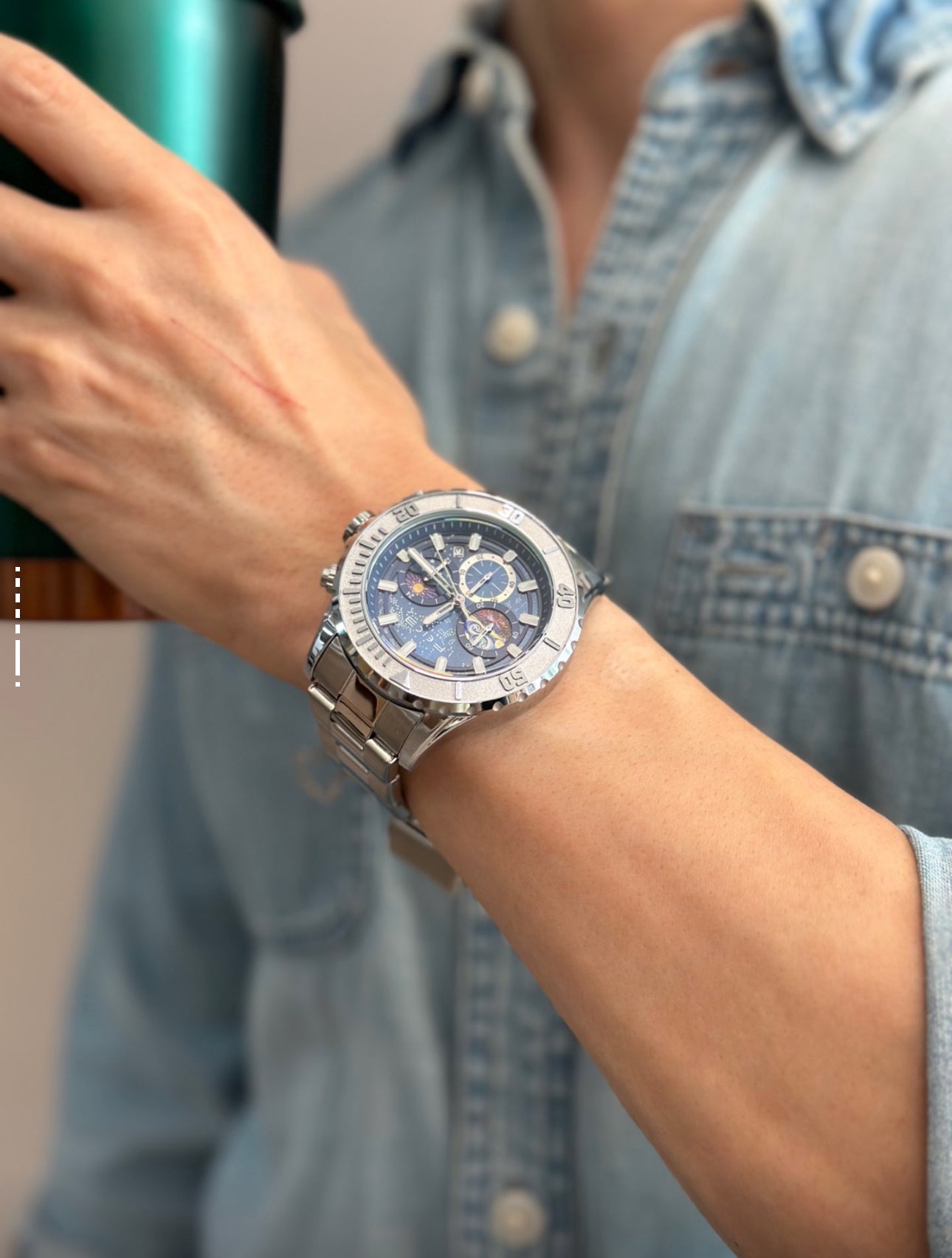 Luminous Quartz Watch – Galaxy-Inspired Night Glow Timepiece for Men
