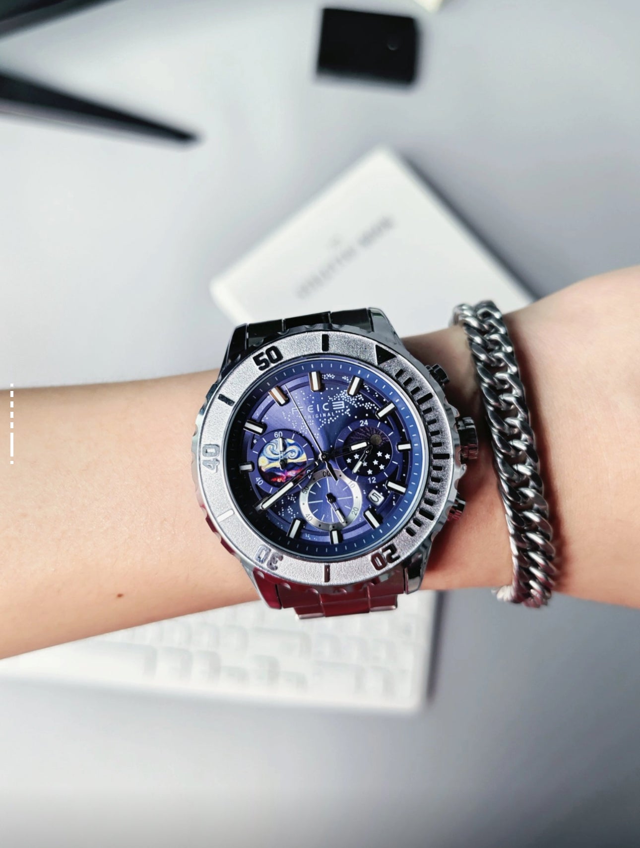 Luminous Quartz Watch – Galaxy-Inspired Night Glow Timepiece for Men