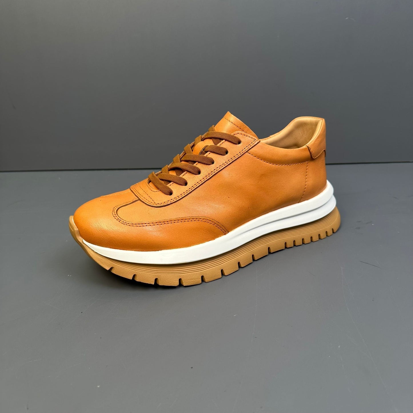 Bequeme Retro-Sneaker für jeden Tag